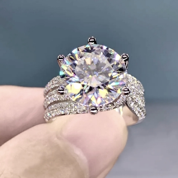 Stunning 3 Carat Diamond Ring - Picture 3 of 8